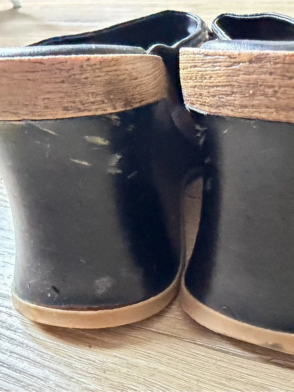 VINTAGE Xappeal Black Wedge Thong Sandals with Wood-Effect Platform